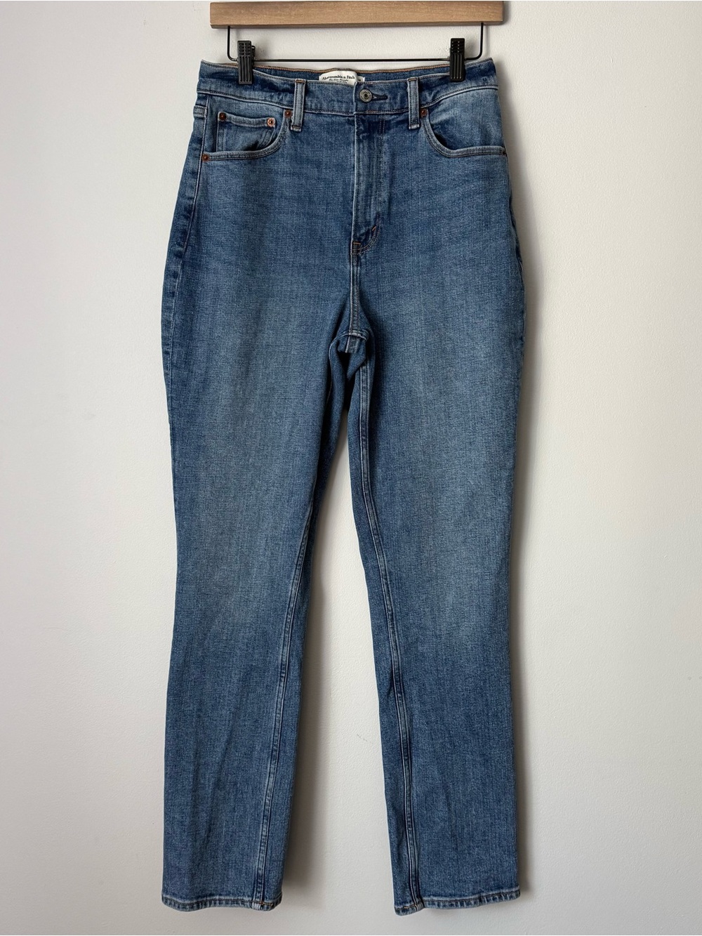 Abercrombie & Fitch Straight-Leg Jeans in Medium Blue Wash